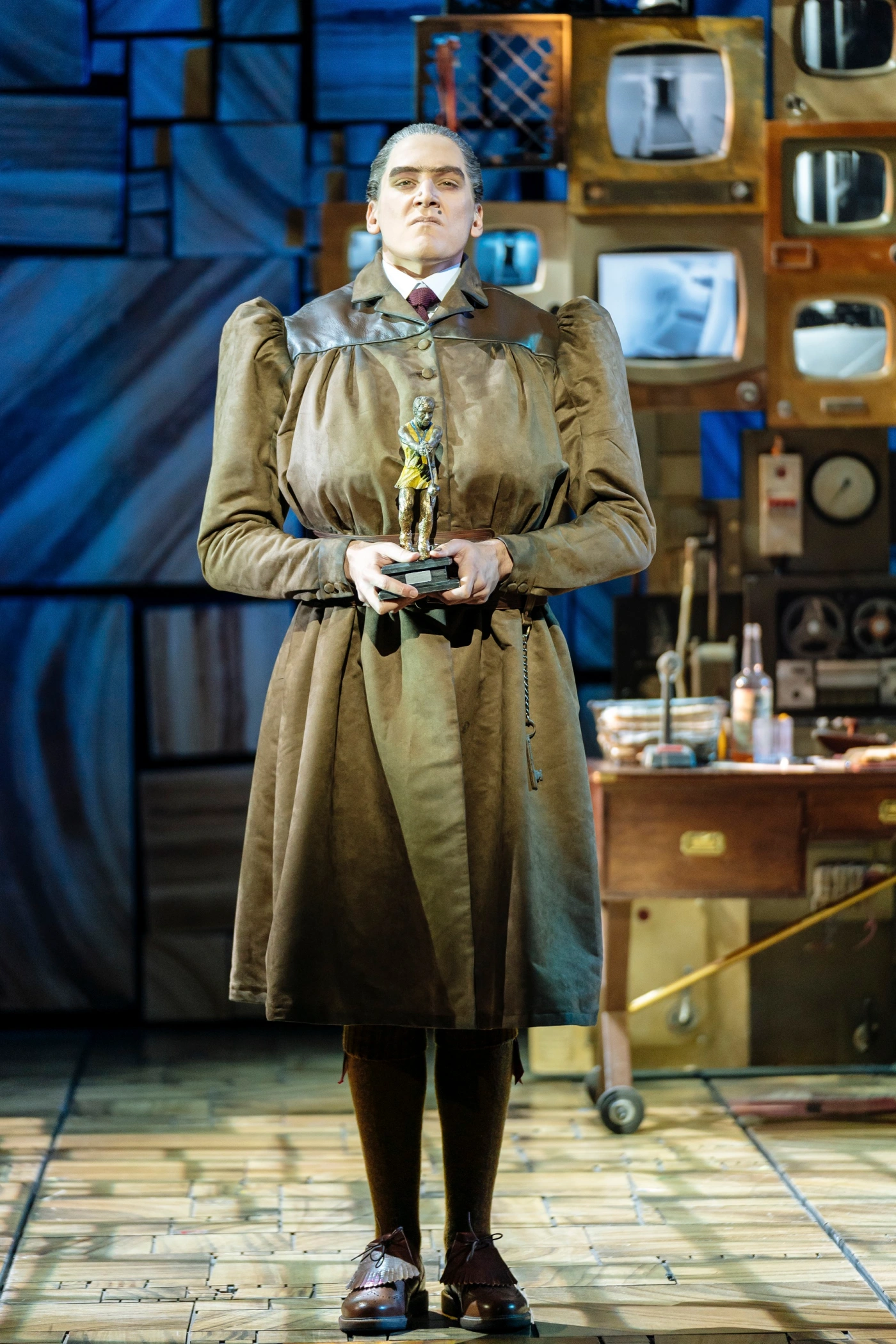First Look At Elliot Harper As Miss Trunchbull In The Royal Shakespeare Companys Matilda The